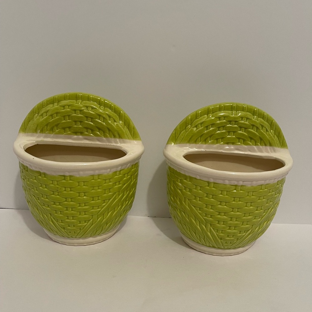 Royal Haeger Wall Pocket Vase 7.75” Basket Weave Pottery Green/White USA (2)